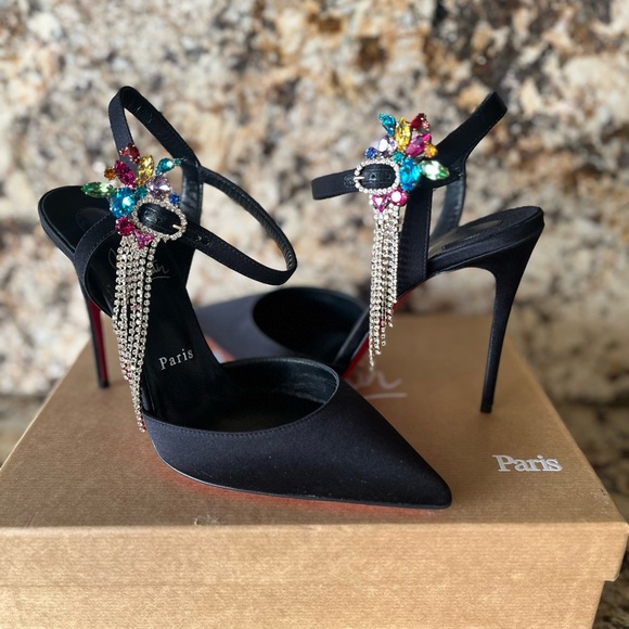 Christian Louboutin Black Embellished Heels
Goldina Rain 100 - Picture 2 of 11